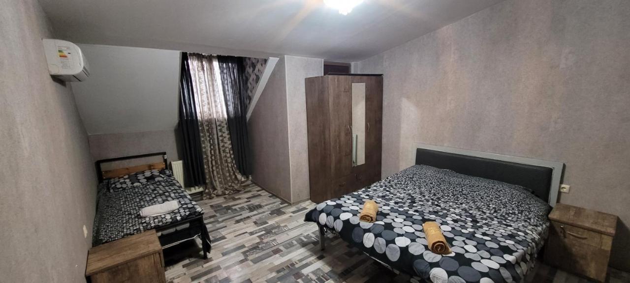 Kiev Hotel Tbilisi Buitenkant foto