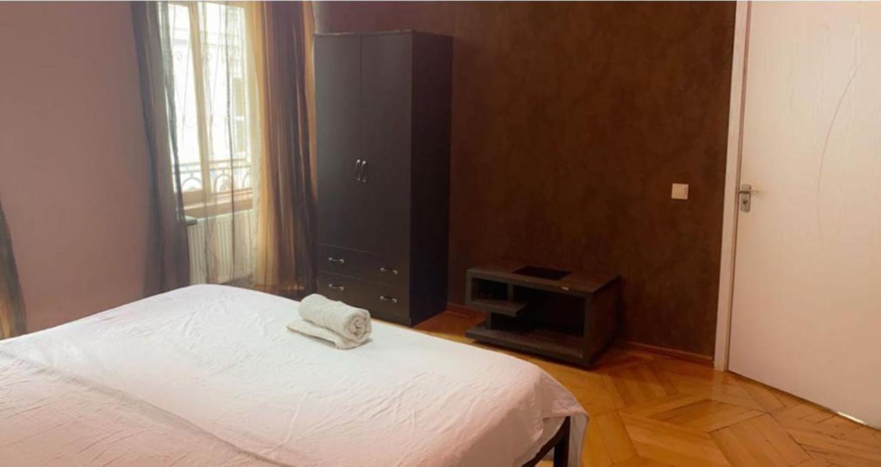 Kiev Hotel Tbilisi Buitenkant foto
