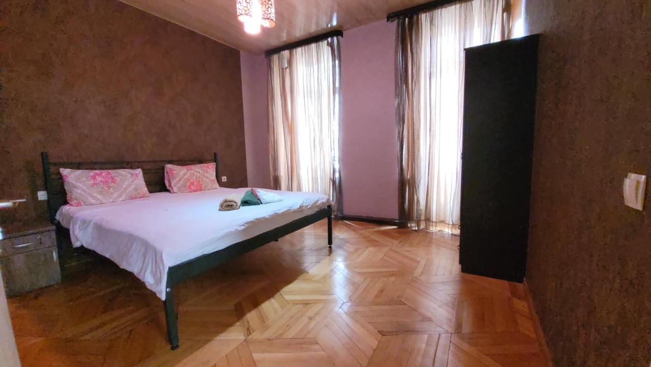 Kiev Hotel Tbilisi Buitenkant foto