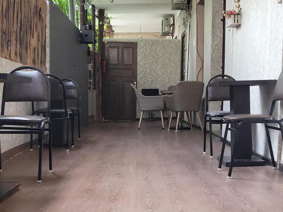 Kiev Hotel Tbilisi Buitenkant foto