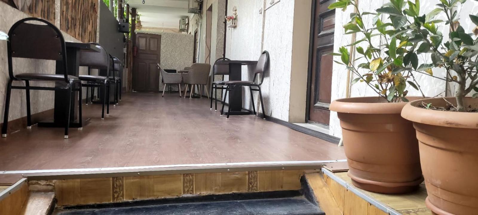 Kiev Hotel Tbilisi Buitenkant foto