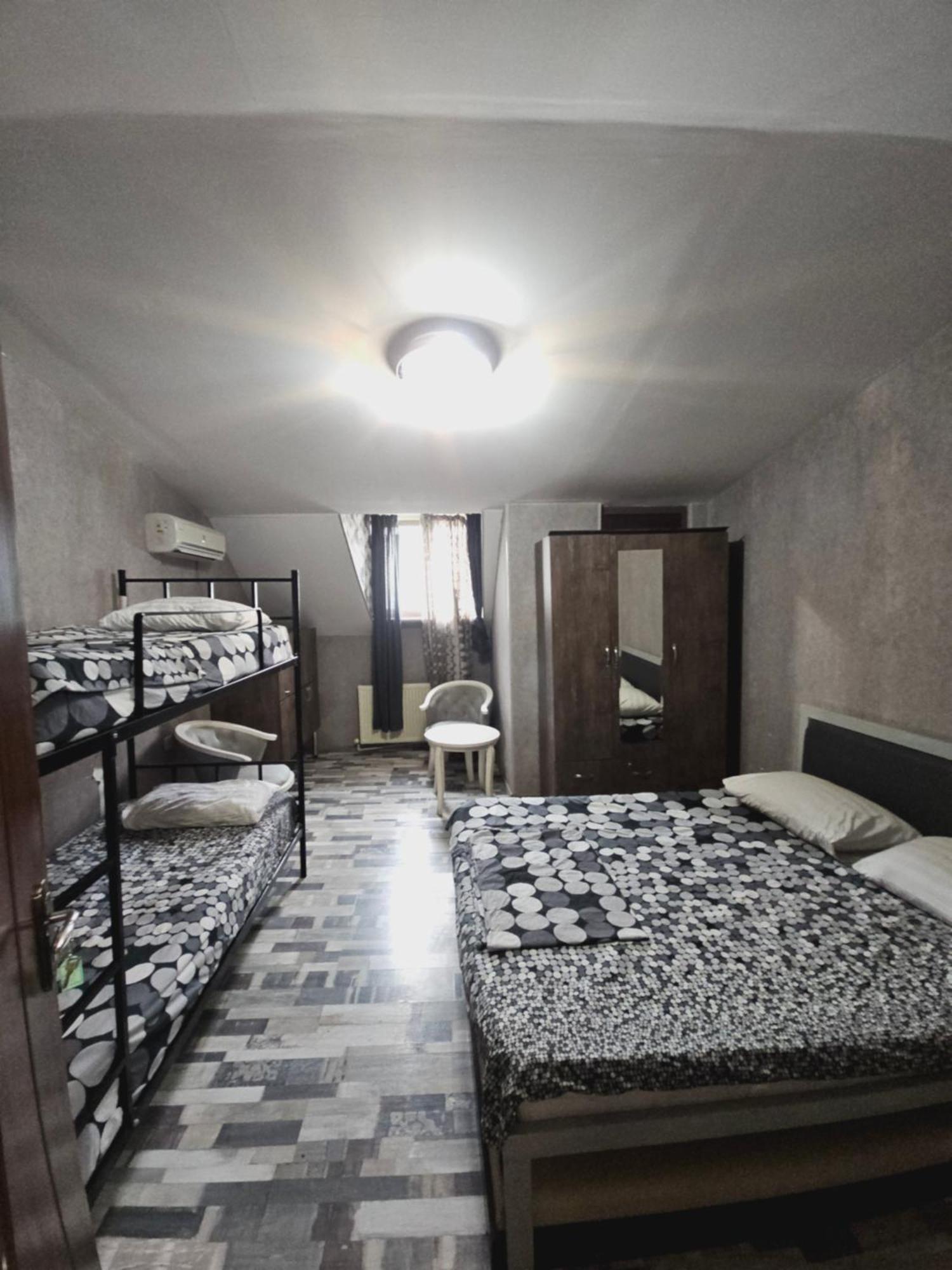 Kiev Hotel Tbilisi Buitenkant foto