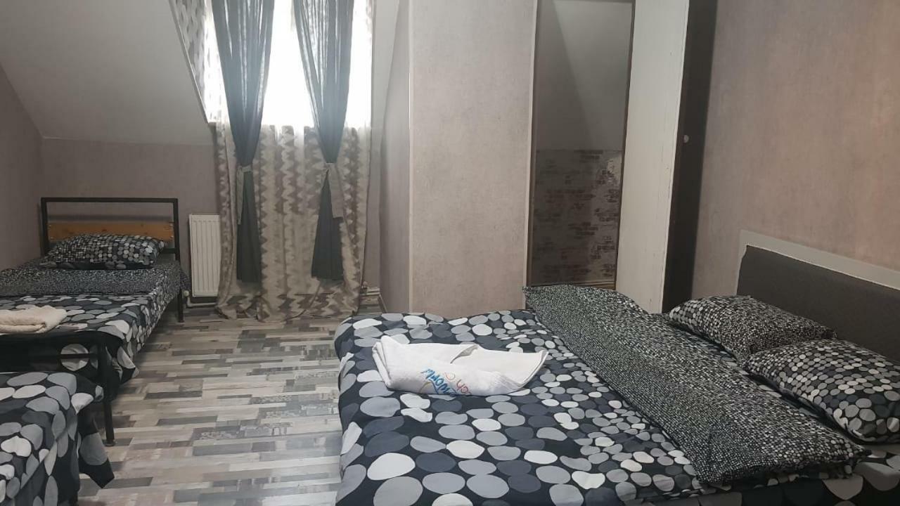 Kiev Hotel Tbilisi Buitenkant foto